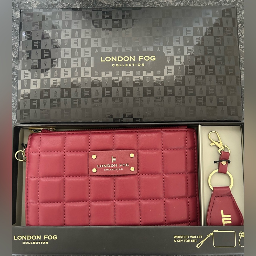 London Fog Ruby Wallet - Picture 2 of 2